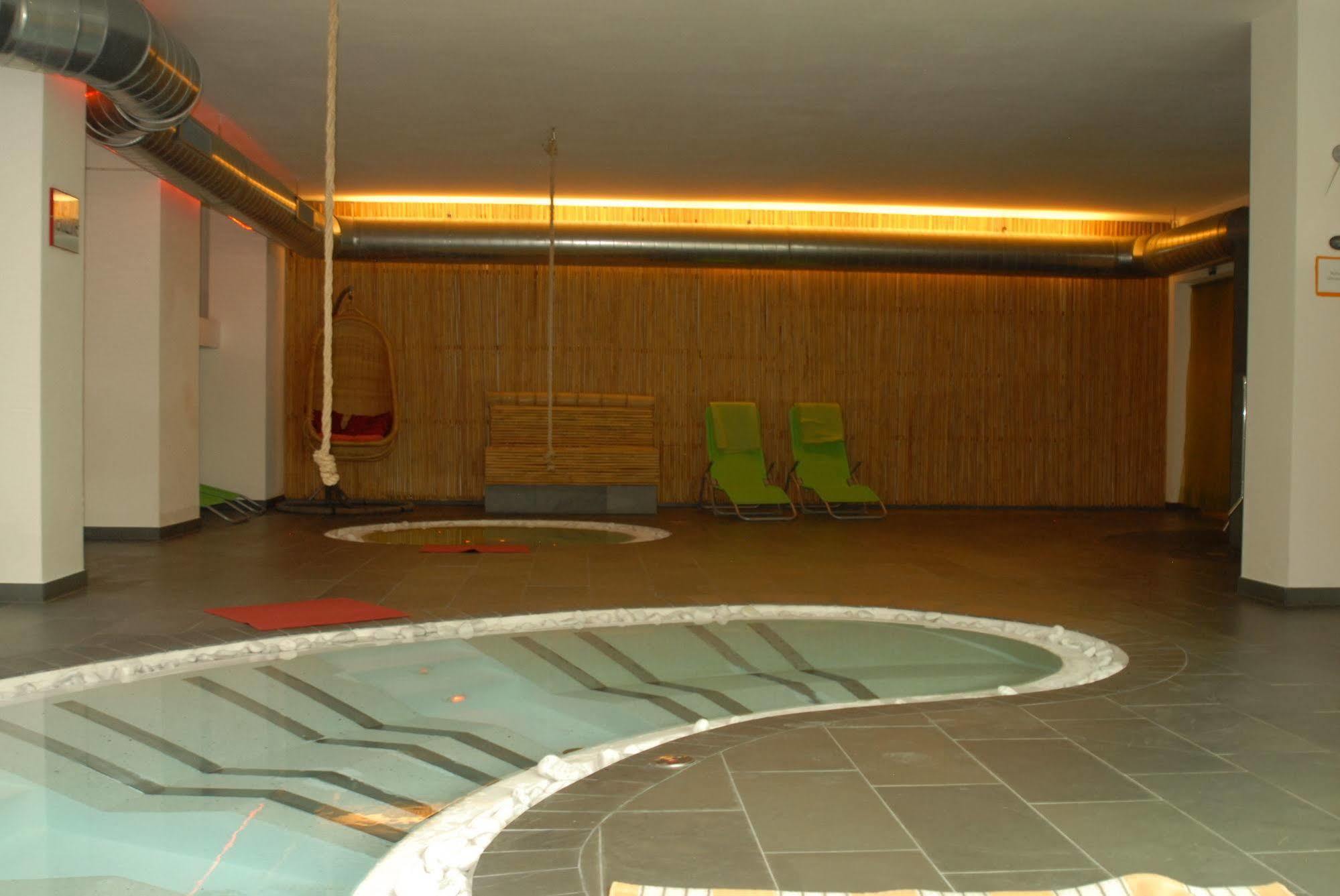 קולדראנו Hotel Bamboo מראה חיצוני תמונה